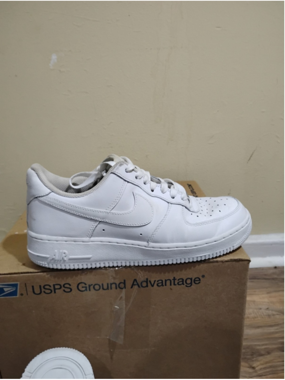 Nike Air Force 1 '07 Low Women Size 9 Leather Lace-Up Sneaker White DD8959-100